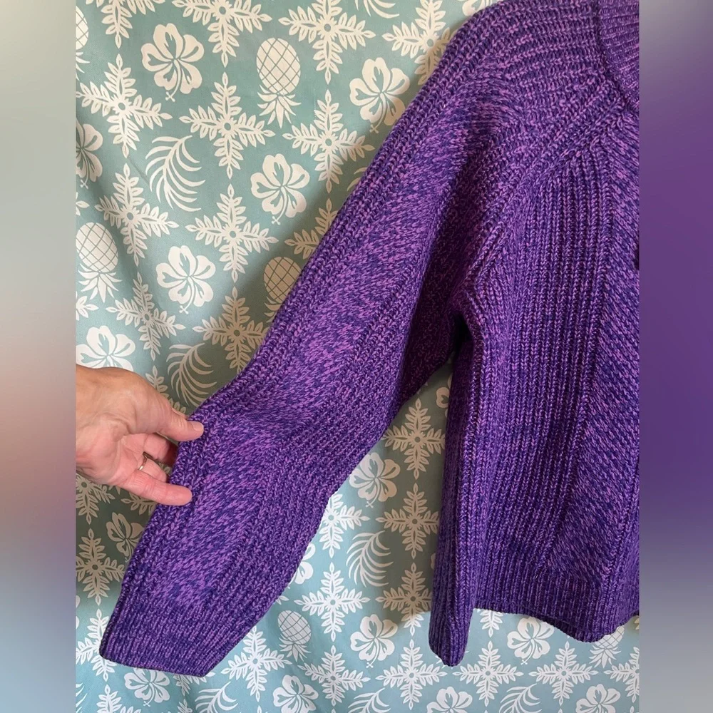 Naadam crewneck purple wool and cashmere blend textured sweater. Size M. NWT